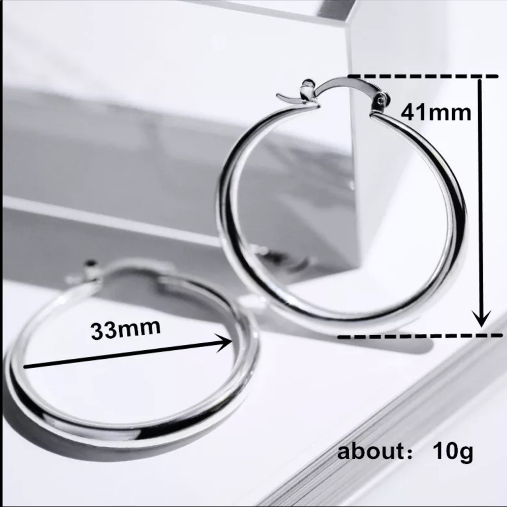 New Women’s Silver Plated Round Hoop Earrings